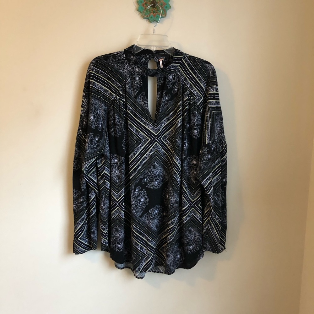 Sold! walking on a dream oversized tunic top - Picture 6 of 8